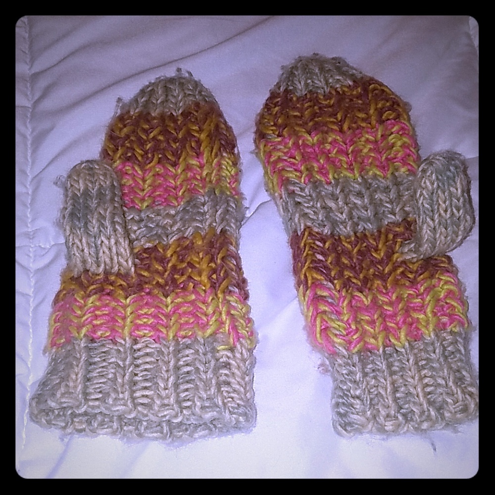 SALE✔ Mittens